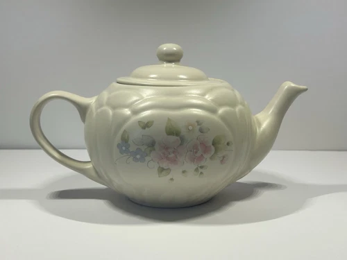 Pfaltzgraff  Vintage Tea Rose Sculptured Teapot With Lid Made In USA