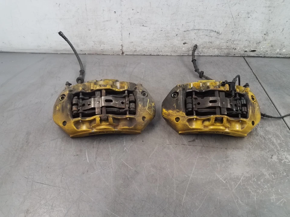 Pinzas de freno delanteras Mercedes Benz AMG E 63 2010 Brembo #1562 VV1 Foto 2 de 4