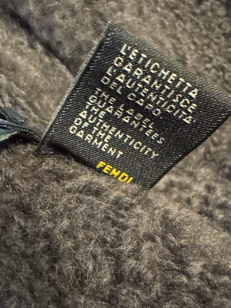 USED FINAL PRICE REDUCTION! FENDI BEIGE SHEARLING COAT, SIZE 38, WITH SOME FLA image 5