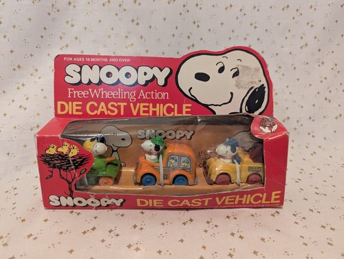 Vintage PEANUTS 1971 Die Cast Vehicles SNOOPY Tow Truck Tank Station Wagon - Picture 1 of 7