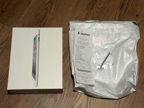 USED, iPad 2 - (2011 model) 16GB, Silver back/white front, Model A1395 - Picture 2 of 2