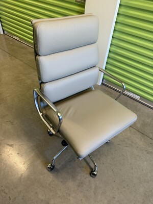 High back Padded Leather Eames Executive Management Chair Pneumatic 