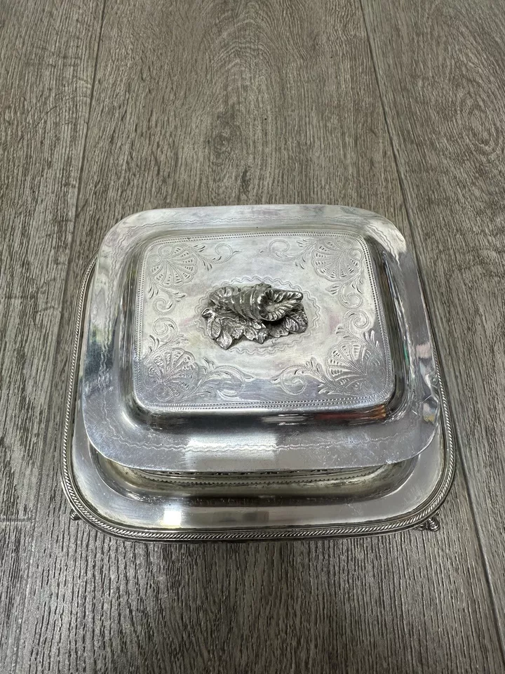 Prato de sardinha antigo com tampa bola e pés de garra - Walker & Hall - 15x17cm - Imagem 2 de 4