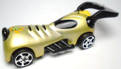 DISNEY PARKS RACERS PLUTO #4 GOLD 1:64 DIECAST 3 1/4'' DOG CAR
