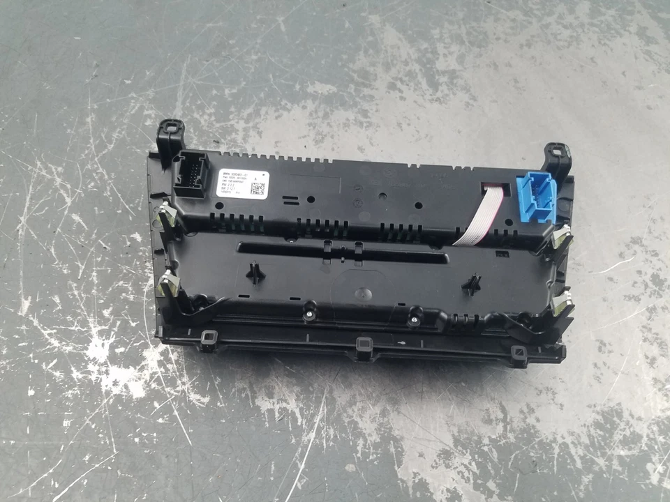 2015 BMW X5M F85 Radio / Climate Control Panel #9227 VV5 - Image 3 of 4