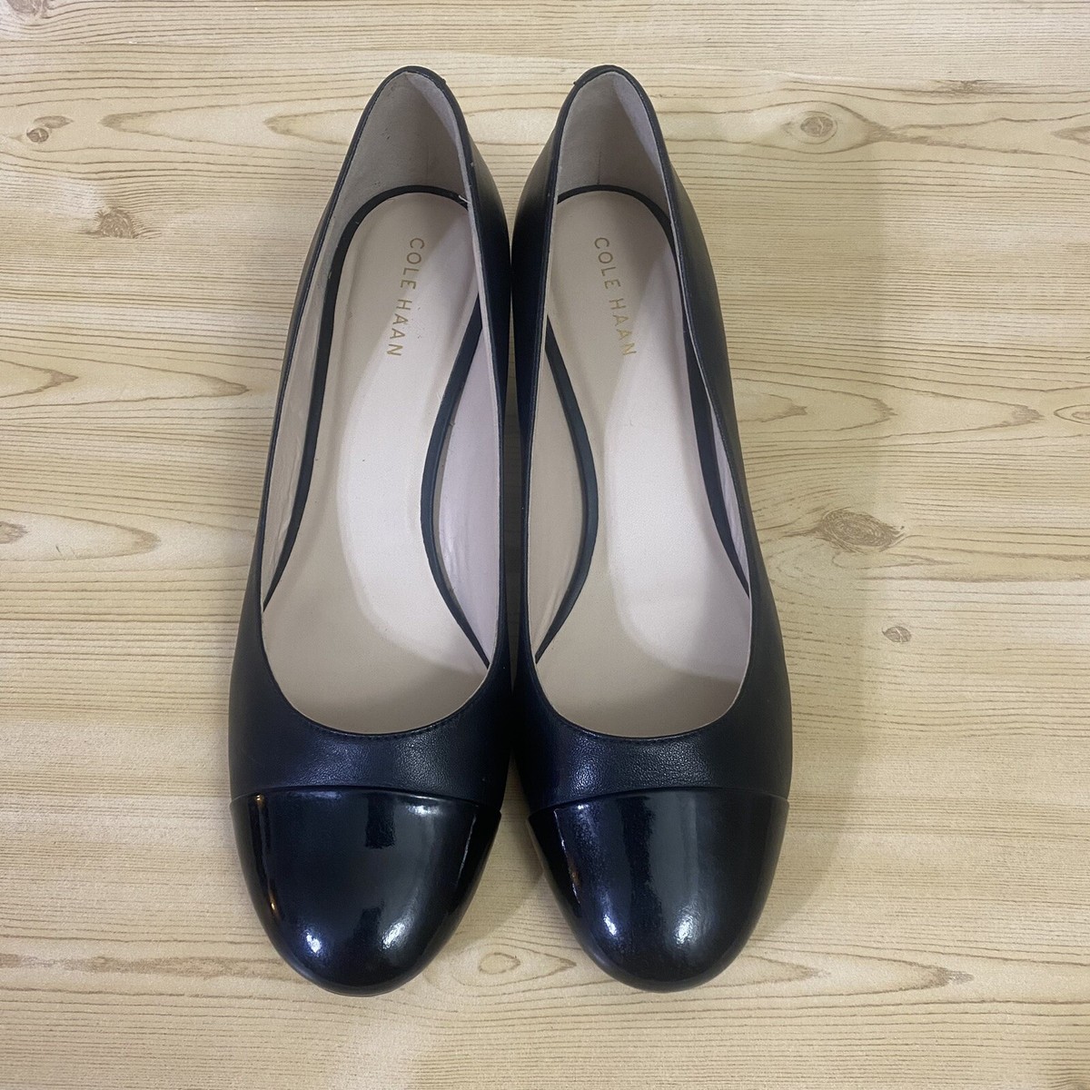 Cole Han Black Leather Block Heel Round Toe Pumps Women display picture 1