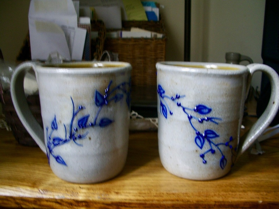 Salmon Falls Set 2 Stoneware Blueberry Vine Mugs 4.25" Tall eBay