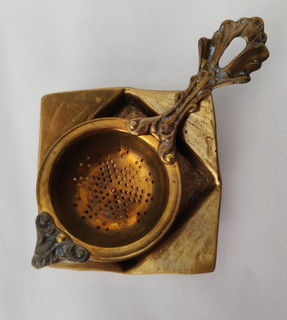Art Nouveau Set: Antikes Teesieb & Massive Schale – ca. 1910