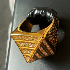 Gold pyramid Ring