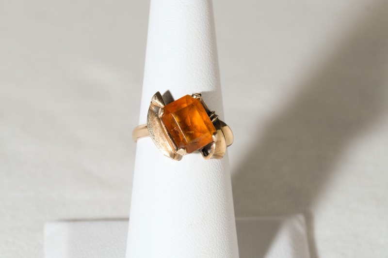 10K Gold Citrine Solitaire Round Stone Ring - Size 6.5