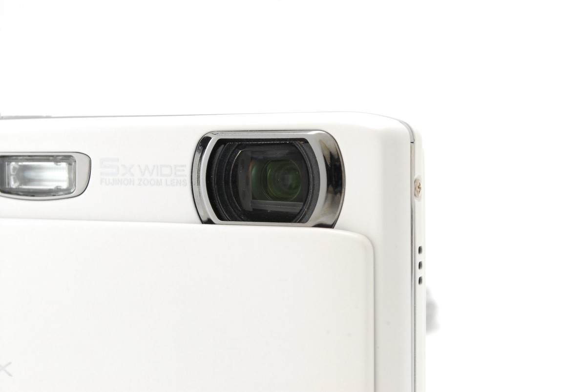 EXC+5] Fujifilm FinePix Z950EXR White Compact Digital Camera