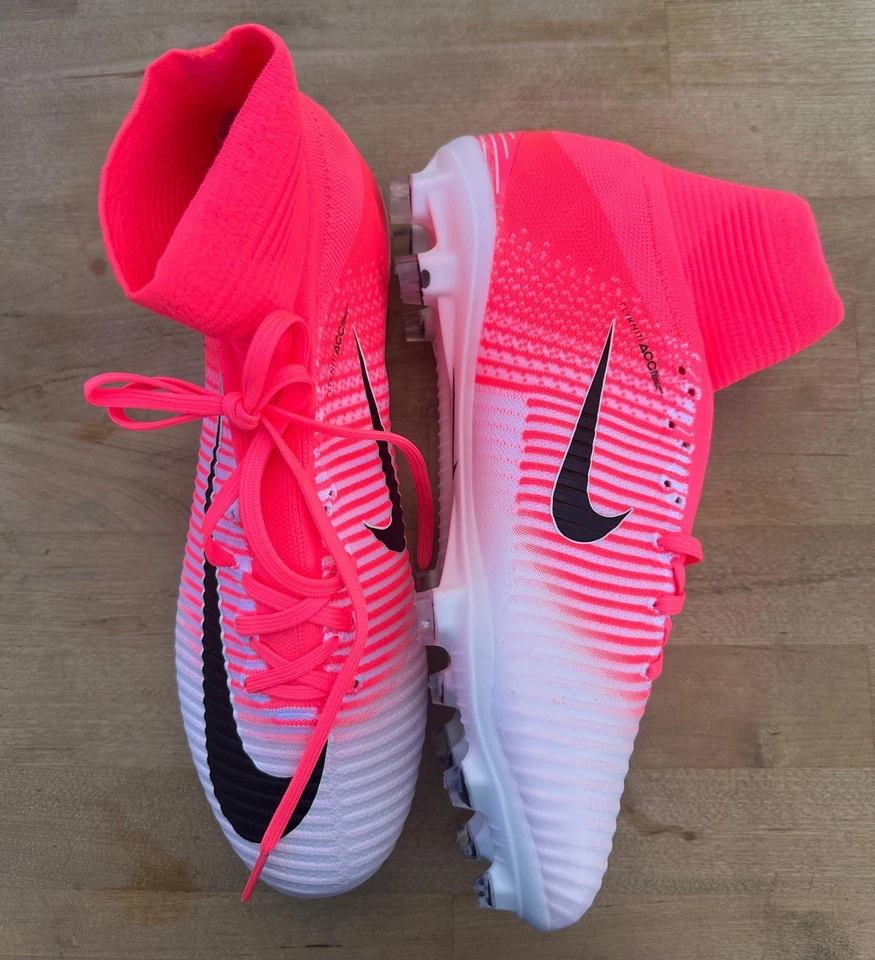 Botines de fútbol Nike Mercurial Superfly para hombre talla 9,5 de Estados Unidos Foto 3 de 4