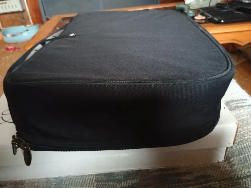 SKB GUITAR PEDAL BOARD With Soft Case And 6 Ports Excellent Condition  - Image 4 of 4