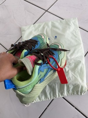 Off-White Unisex Shoes Size 38 (US Women s 8) Gently Worn