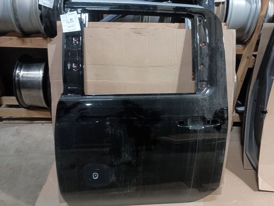 Driver Rear Side Door Crew Cab Opt Ako Fits 20-23 SILVERADO 2500 PICKUP 3038652 - Image 2 of 4