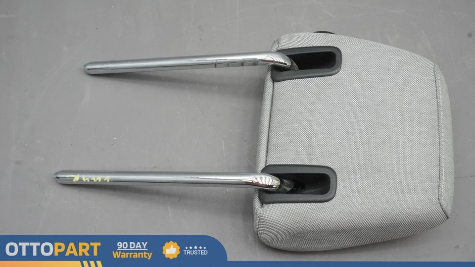 Подголовник под заднее правостороннее сиденье со стороны пассажира для BMW i3 2014-2018 годов выпуска 52207361318 - Изображение 3 из 4