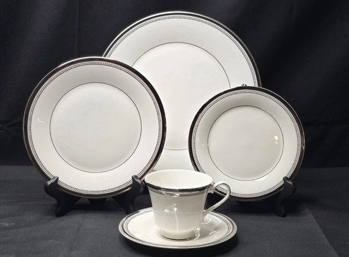 Royal Doulton Sarabande H5022 Set of 4 Place Settings - 20 Pcs Fine Bone China