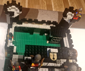 LEGO Black Monarch Castle Knights Castle 6085+6009+6017+6023+6035 with BA Complete