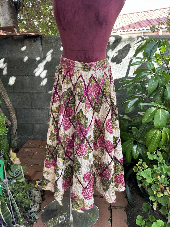 Falda circular acolchada floral con estampado de novedad vintage de los años 50 XS Foto 2 de 4
