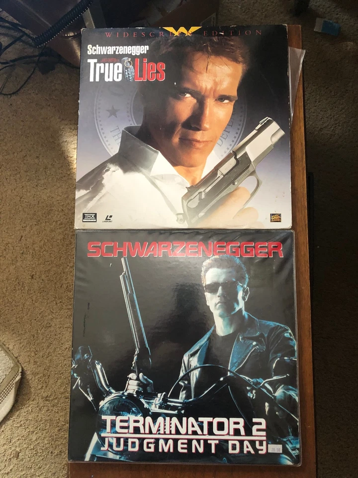 Arnold Schwarzenegger Laserdisc: True Lies/Terminator 2/Batman & Robin/Junior - Image 2 of 4