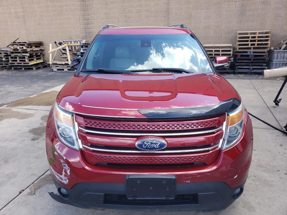 Pinza de freno trasera derecha Ford Explorer 2013 Silver Limited Foto 2 de 4