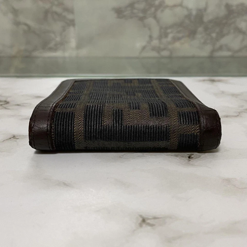 Carteira Fendi Zucca couro marrom preto dobrável feita na Itália excelente presente F/S - Imagem 4 de 4