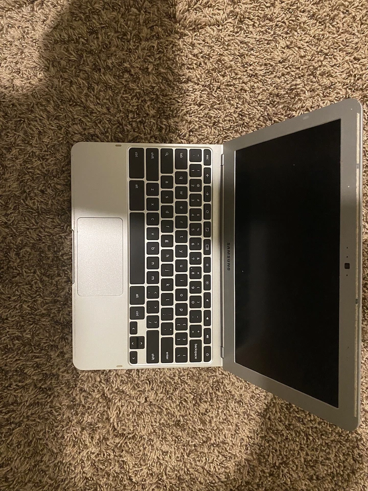 Netbook Samsung Chromebook 11,6" (16 GB, Samsung Exynos 5 Dual, 1,70 GHz, 2 GB)... Foto 2 de 2