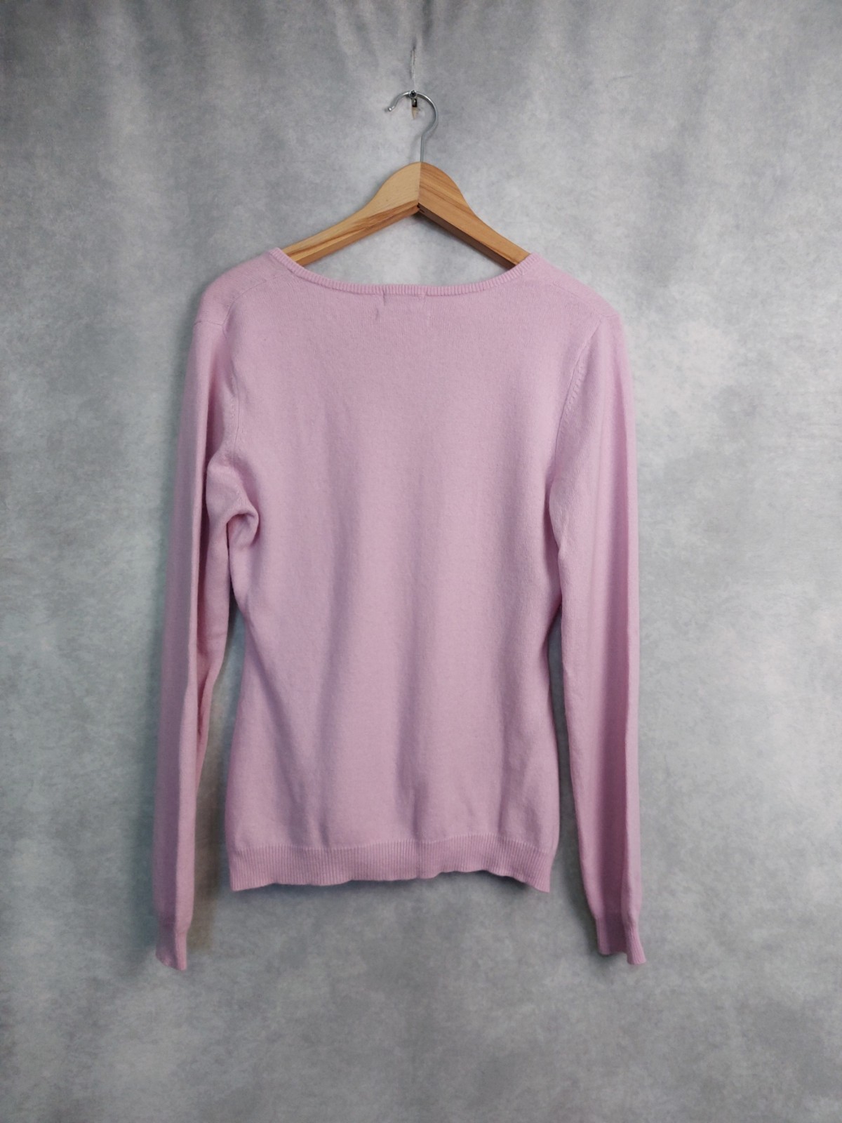 FLORENCE AND FRED JUMPER 14. 100percent CASHMERE MAUVE FITTED LONG SLEEVE V NECK image 3