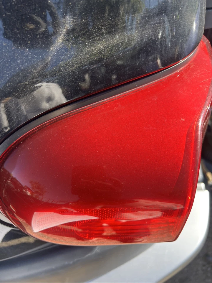 Conjunto de luces traseras del lado izquierdo del conductor Toyota FJ Cruiser 2007-2011 OEM Foto 4 de 4