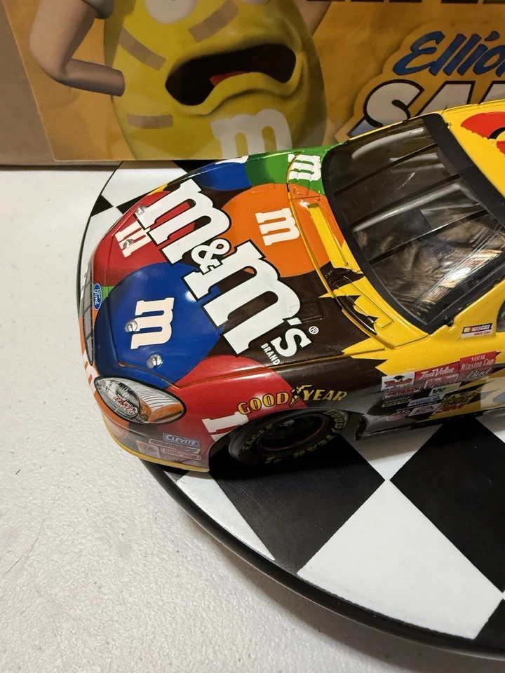 Elliott Sadler #38 M&M’s 2003 1:24 Nascar Diecast - Image 3 of 4