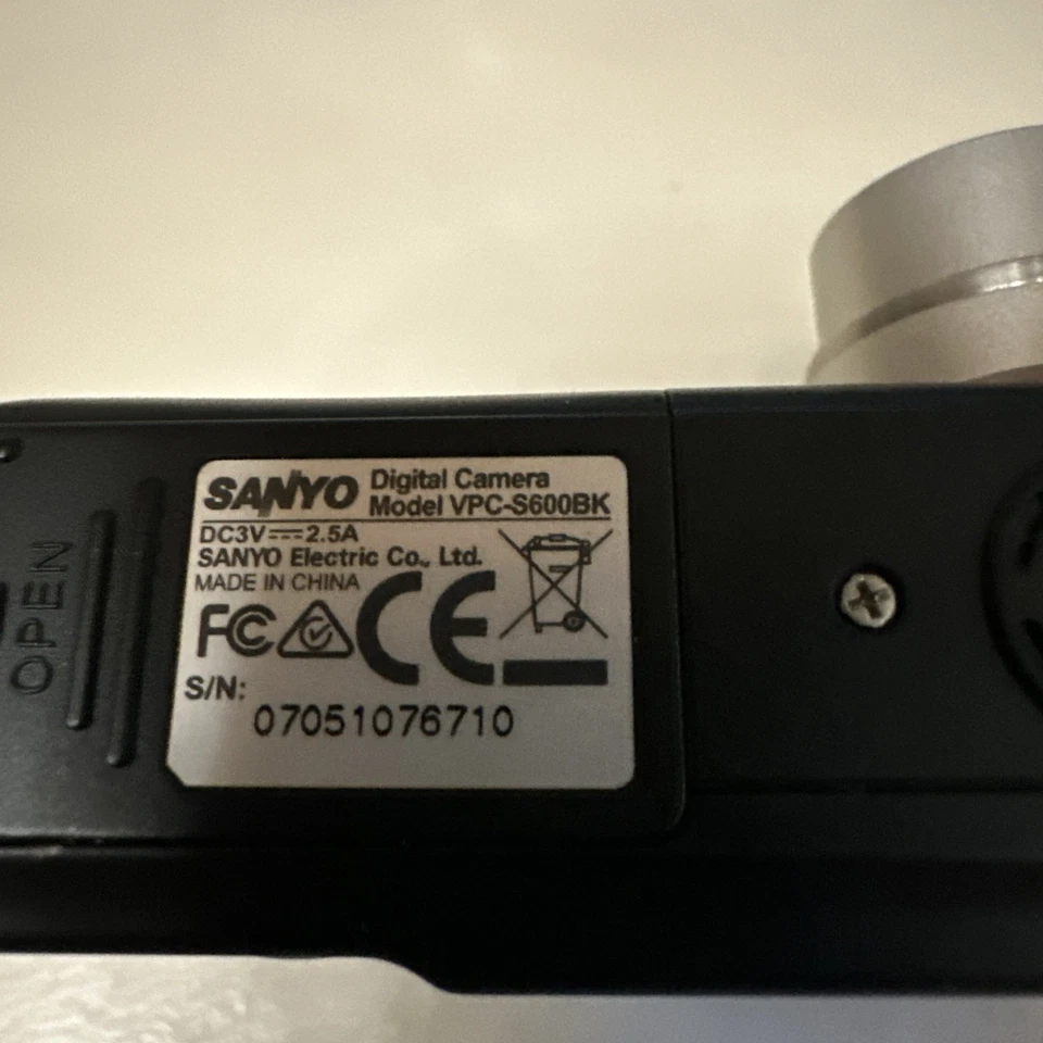 Sanyo VPC-S600 6.0MP Digital Camera Black 3x Zoom – Tested, Works - Image 3 of 4