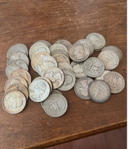 90% Silver Washington Quarters. Roll of 40 silver quarters for total face value