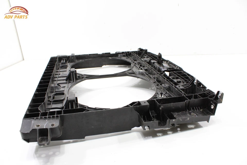 Nissan Pathfinder 2013-2020 3,5 L núcleo radiador soporte marco OEM Foto 2 de 4