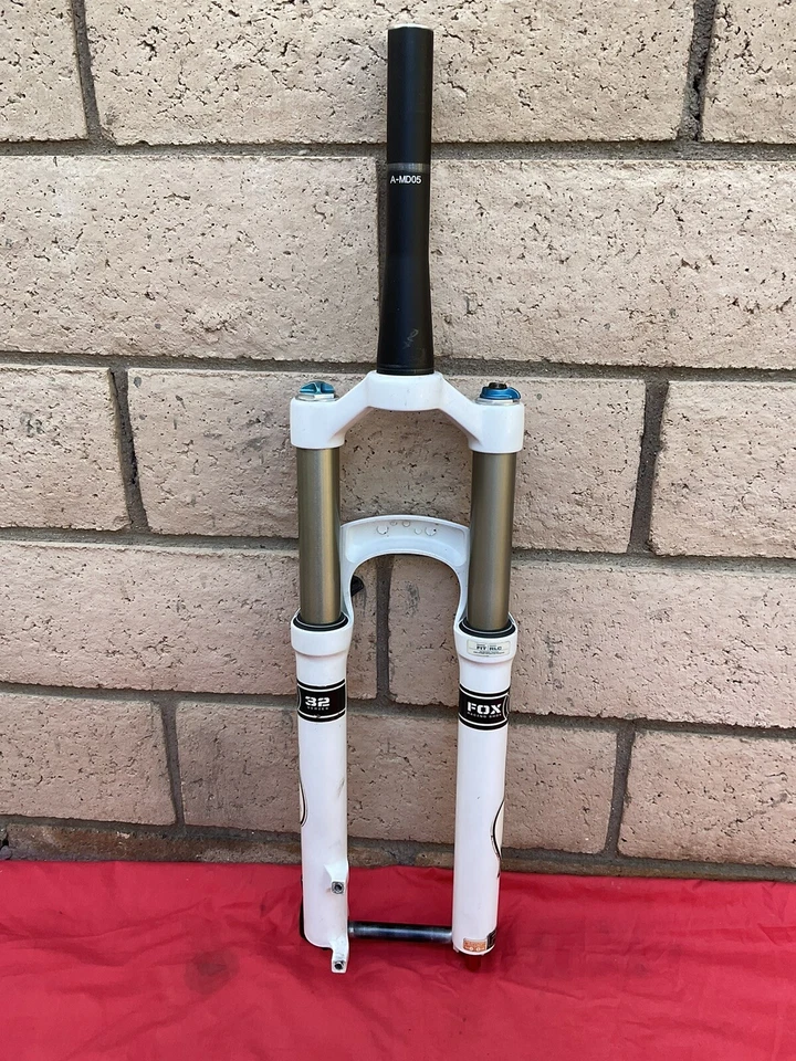 FOX 32 FORK 1.5” Bottom X Top 1 1/8" x 8 1/4” X 100mm X 15mm THREADLESS DISC 26" - Image 3 of 4