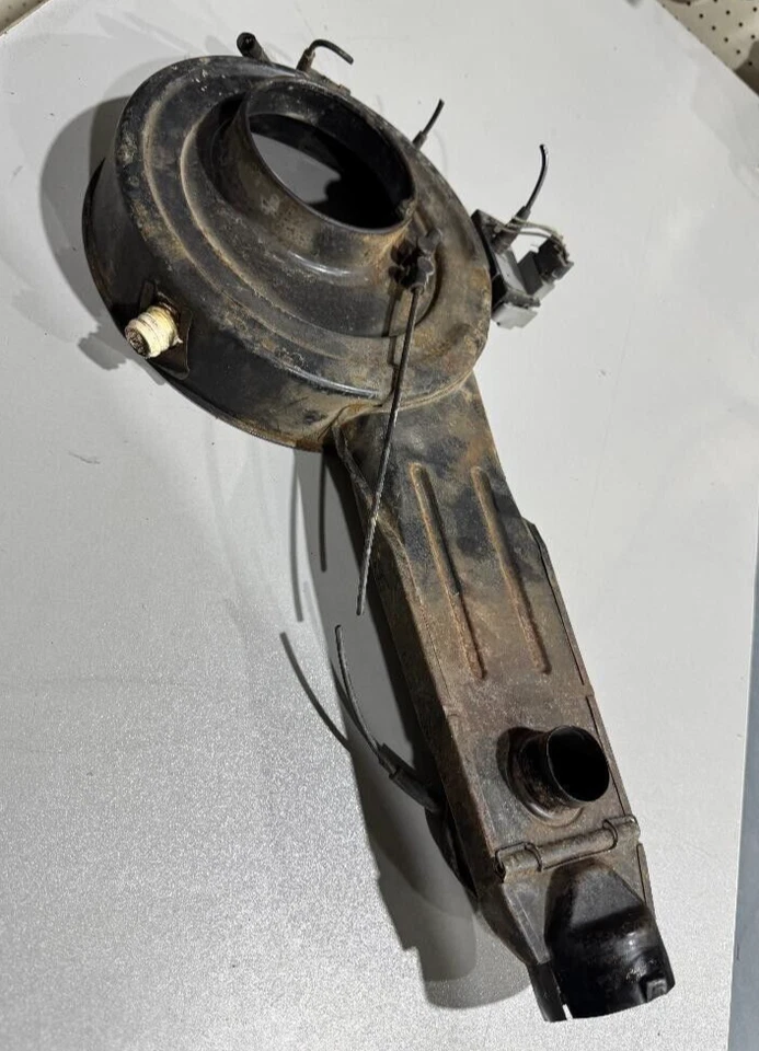 1992 GMC SONOMA 2.5ltr AIR BREATHER INTAKE ASSEMBLY P/N 25097993 GENUINE OEM GM - Image 2 of 4