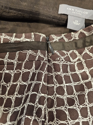 Ann Taylor 100% Silk Fully Lined Brown Pleated Skirt. Size 6P - Picture 9 of 9