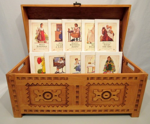 ORIGINAL PLEASANT COMPANY AMERICAN GIRL JOSEFINA WOODEN TRUNK (RETIR (EZS003298)