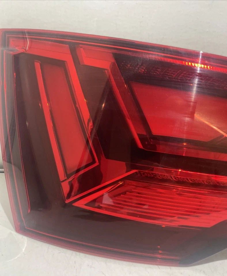 Audi Q5 SQ5 2018 2019 2020 luz trasera LED conductor izquierda OEM 1300 Foto 3 de 4