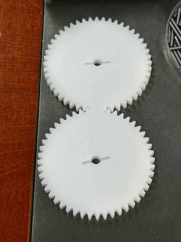 QTY 1 INGRANAGGIO SPERONATO DELRIN 16 PASSO 48 DENTI FORO 1/4” .265” FACCIA 20 GRADI P.A. - Foto 10 di 16