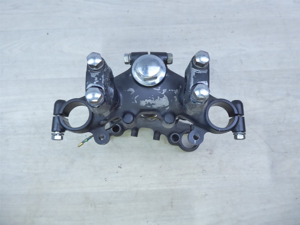 1979 Kawasaki KZ400 LTD K829) triple tree steering stem clamp yoke