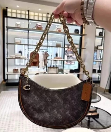 ★Coach★ Mira Shoulder Bag Horse and Carriage CM584 B4TXN Coach Mira Shoulder Bag With Horse And Carriage Print In