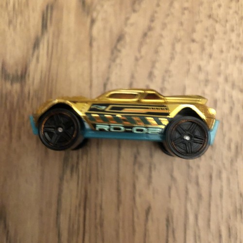 Hot Wheels Gold RD-08 1:64 Scale Diecast Toy Car Model Mattel - Picture 7 of 12