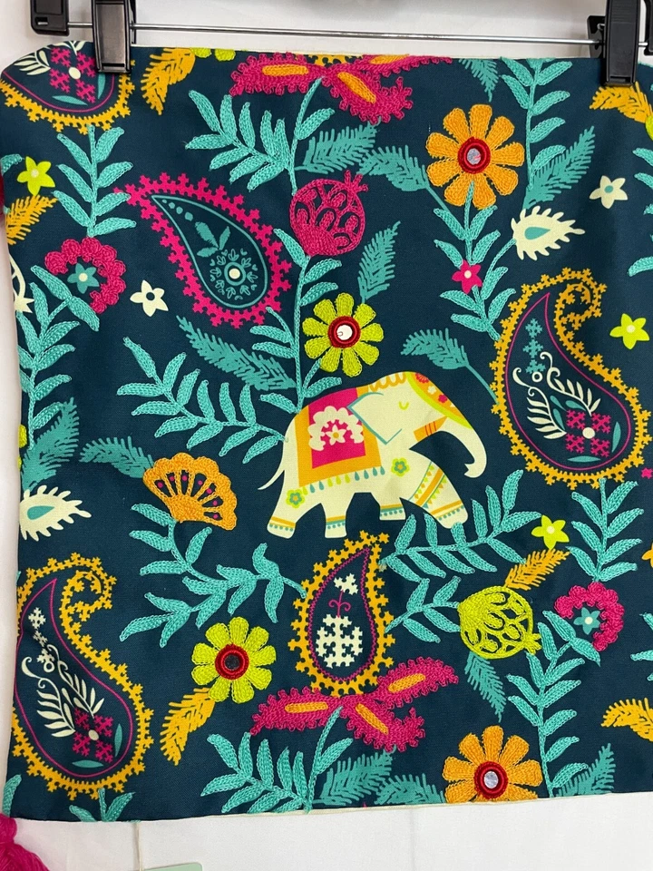 NUEVO CON ETIQUETAS Funda de Almohada Chumbak Estampada Adornada con Borla Multicolor Boho Foto 2 de 4
