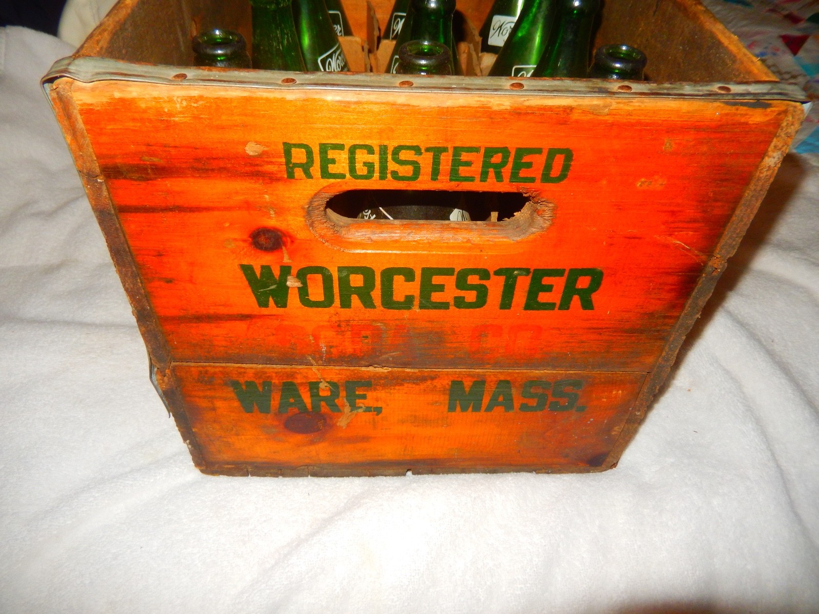 ANTIQUE WORCESTER SODA CO WARE MASS USA WOOD BOTTLE  ADVERTISING BOX & BOTTLES