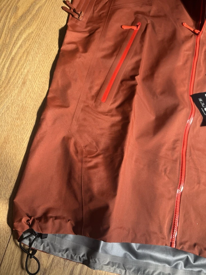 Brand New Arcteryx Beta SL Solaris Large Goretex Jacket - Image 4 of 4