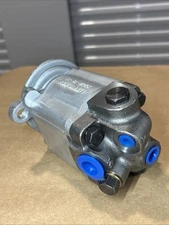 FAX-F-953674-FC Power Steering Pump Replaces C7NN3A674F Ford 3100 4110 5000 thumbnail 4