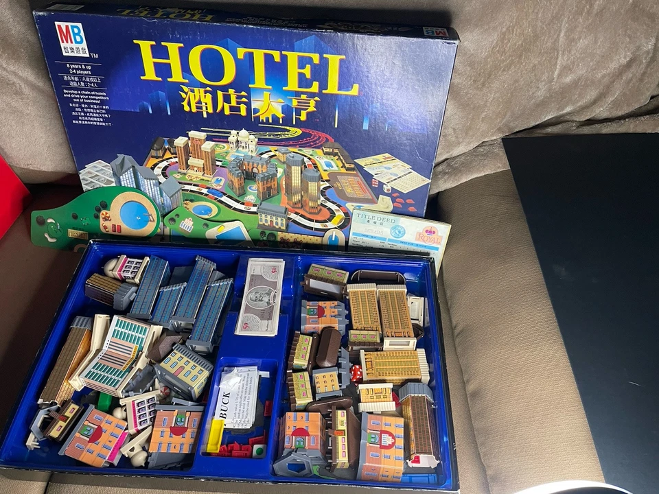 Hotel Juego de Mesa Milton Bradley Edición Inglés/Chino (4007-139) 1987 Foto 3 de 4