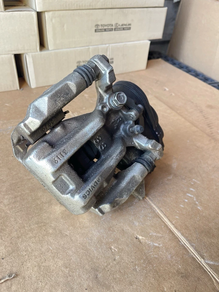 2020 - 2024 丰田 COROLLA 后方右乘客侧制动计算器 原始设备制造商 — 第 2/4 张图片