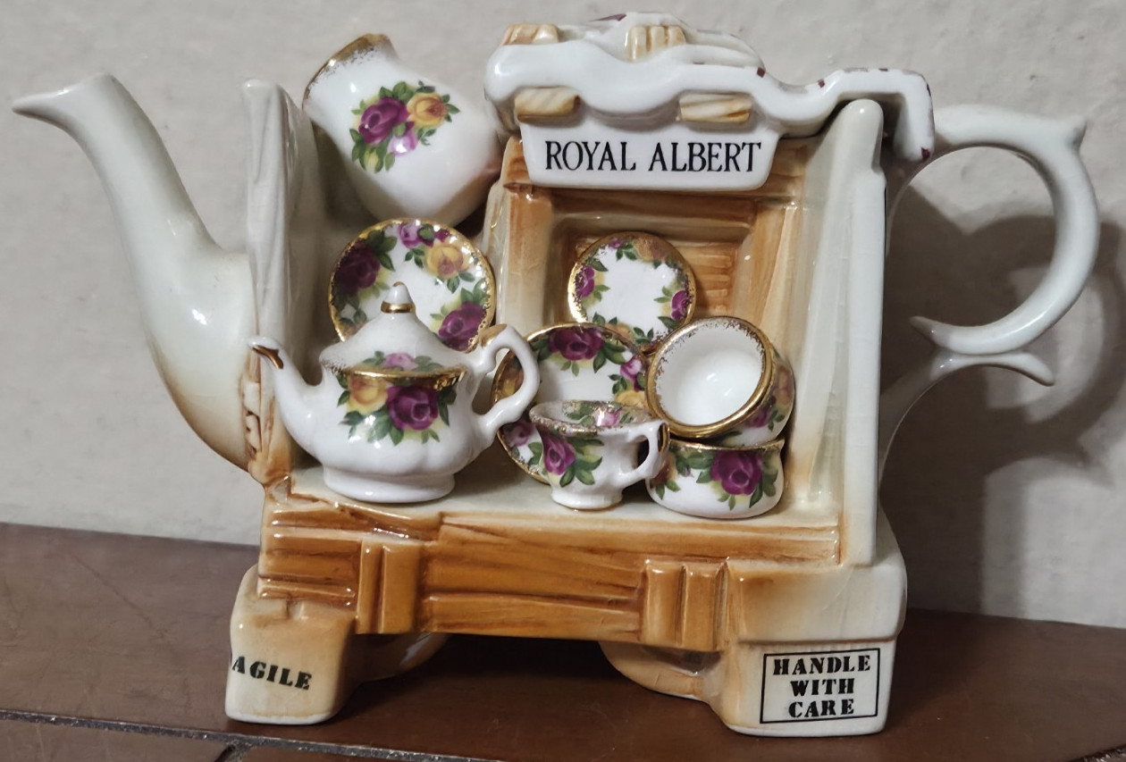 Royal Albert Old Country Roses Cardew Design China Stall Teapot