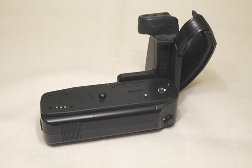 Zubehör Leica R5: Original Handgriff und Motor-Drive (Winder) sehr guter Zustand - Bild 2 von 5